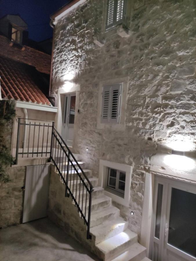 The Center Of Split, Renovated Stone House Apartment Ngoại thất bức ảnh