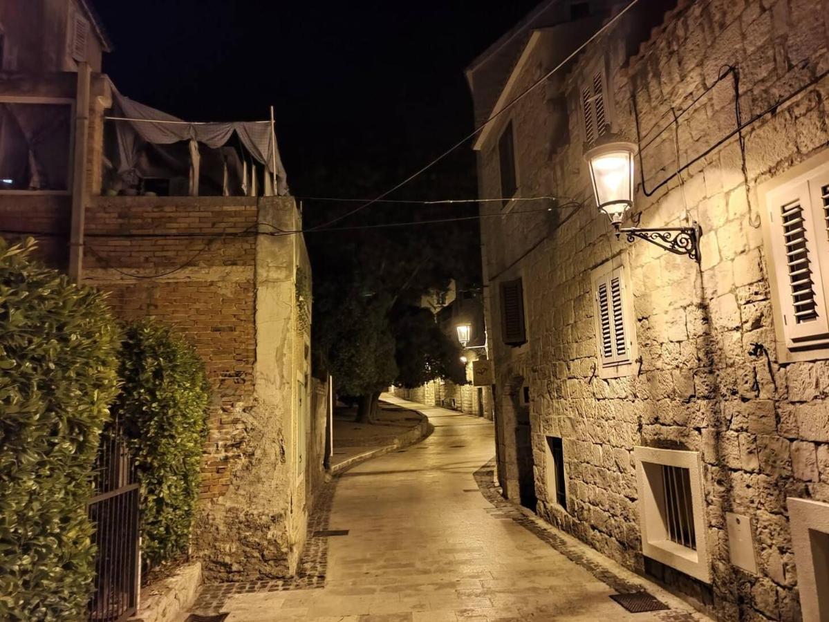 The Center Of Split, Renovated Stone House Apartment Ngoại thất bức ảnh