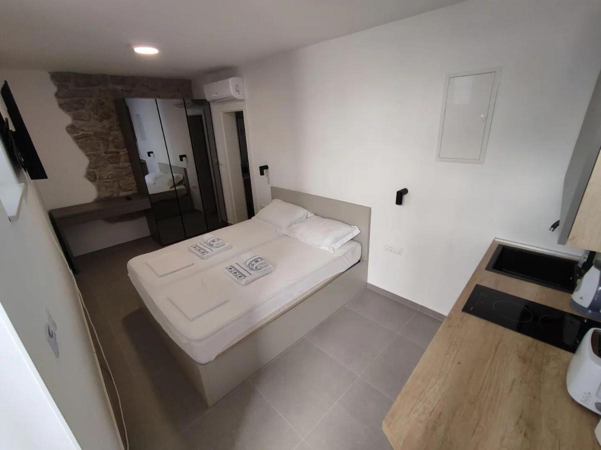The Center Of Split, Renovated Stone House Apartment Ngoại thất bức ảnh
