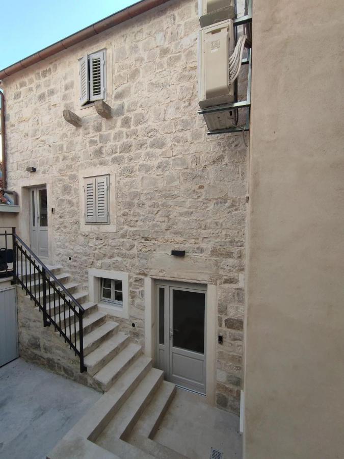 The Center Of Split, Renovated Stone House Apartment Ngoại thất bức ảnh